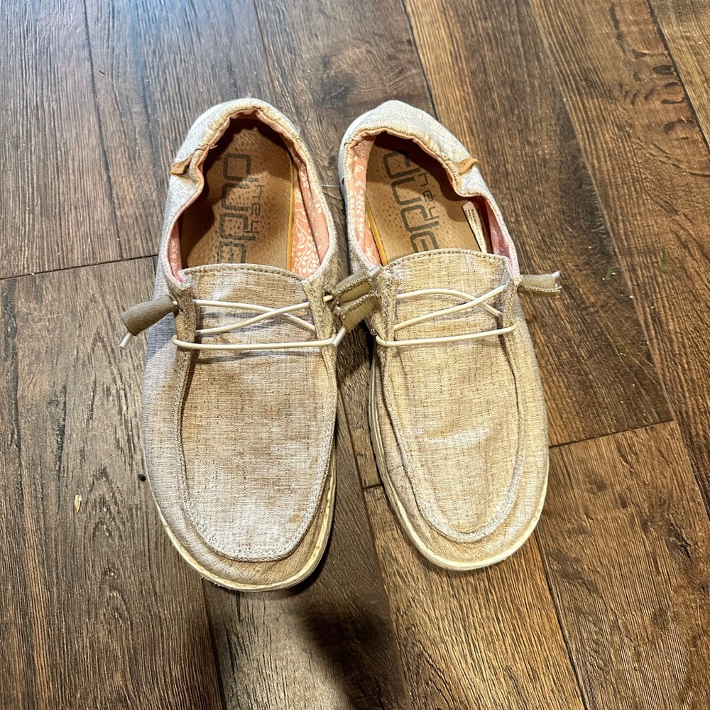 Hey Dude- Size 7